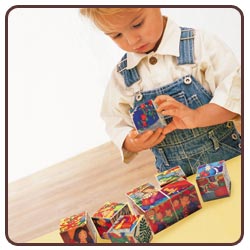 Cubes et puzzles en bois