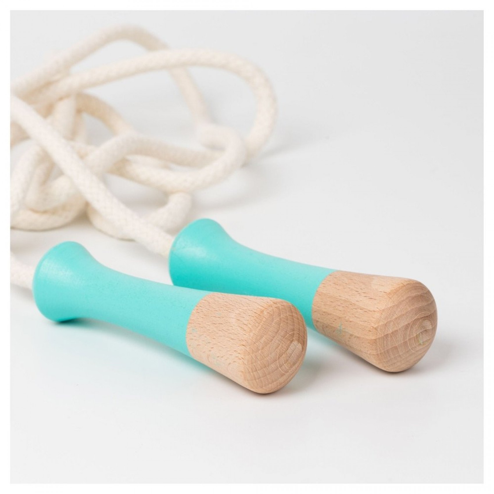 Mizikuu Corde à Sauter Enfant – Lot 2, Poignée Bois Antidérapante, Corde Coton Arc-en-ciel 2,6m, Réglable