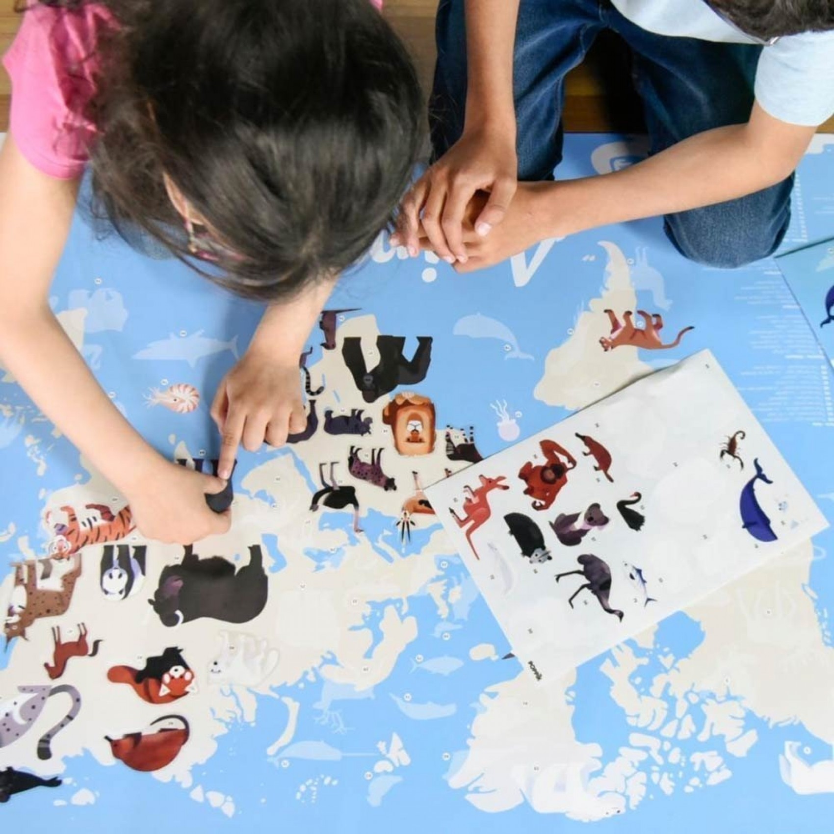 POPPIK - Poster Créatif Avec Autocollants Animaux Amovibles - 150 Autocollants, Format 48 X 68 Cm - Pour Enfants à Partir De 3 Ans - Activité Ludique Et Décorative