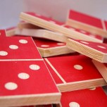 Grand jeu de dominos en bois - Les Jouets du Queyras